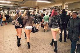 Saturday evening, no pants Saturday links