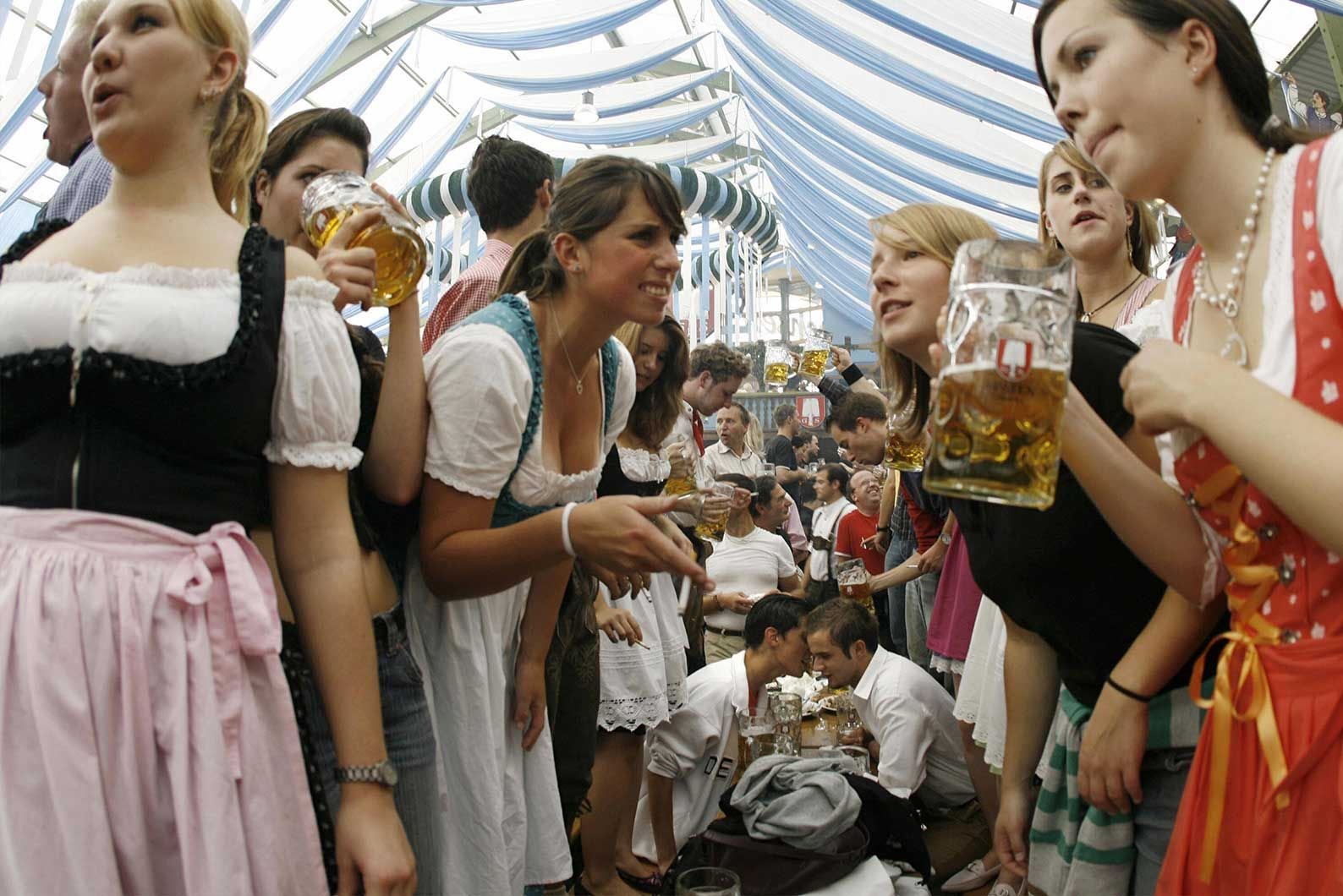 Saturday Oktoberfest Links