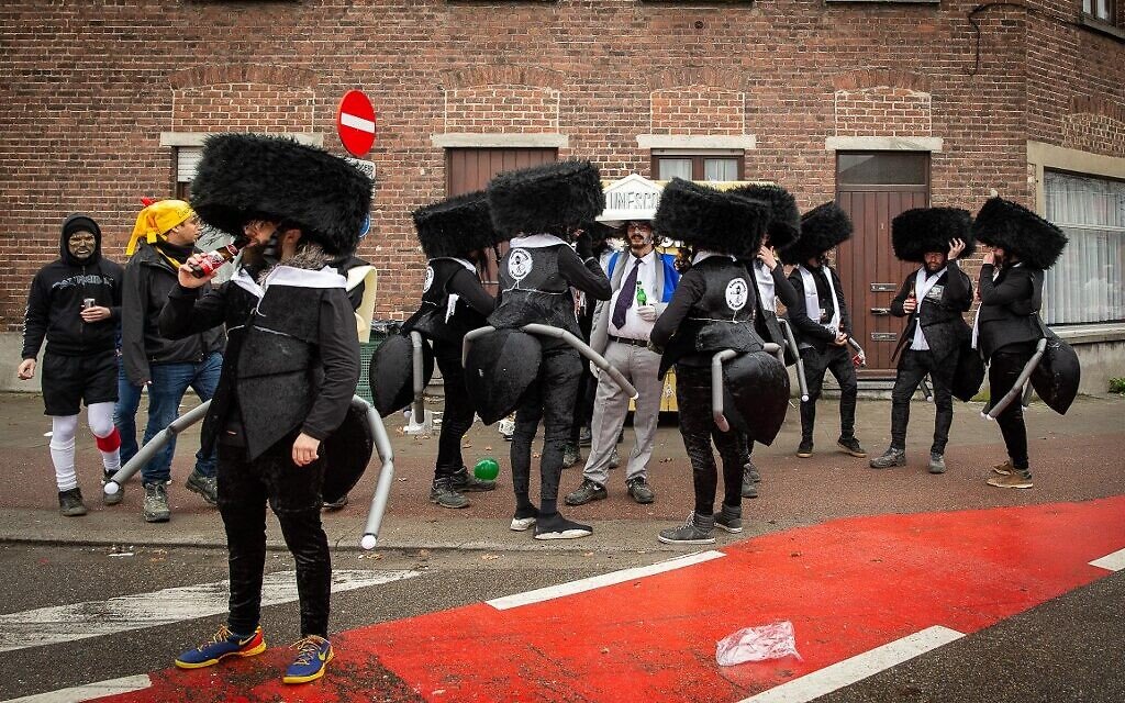 Saturday Morning I Love A Parade Links